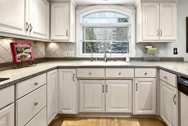 2308 N APPLETON STREET, Appleton, WI 54911