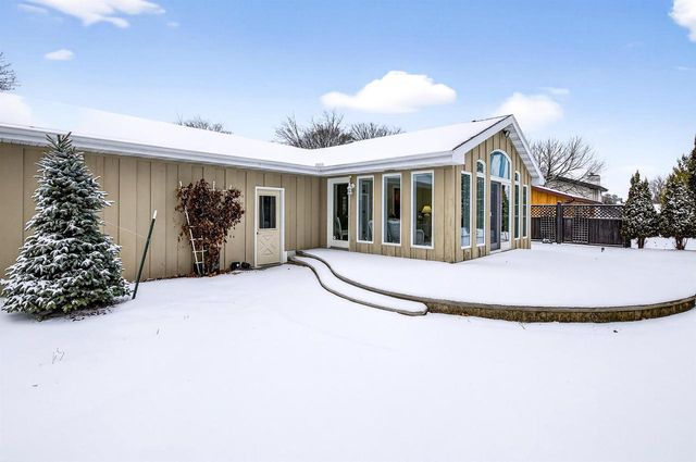 2308 N APPLETON STREET, Appleton, WI 54911