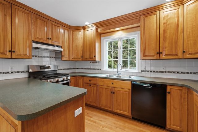 15 Hancock St, Lexington, MA 02420