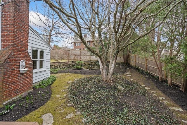 15 Hancock St, Lexington, MA 02420