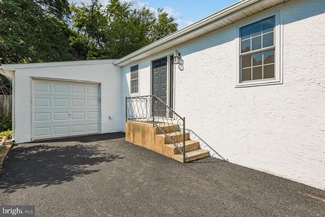 111 MEADOWBROOK AVE, Wilmington, DE 19804
