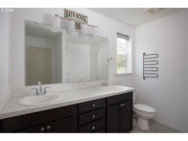 244 LYONS Rd, White Salmon, WA 98672