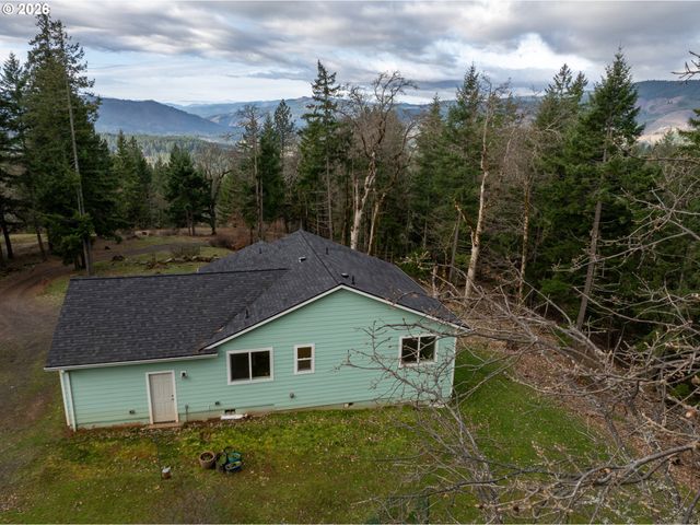 244 LYONS Rd, White Salmon, WA 98672