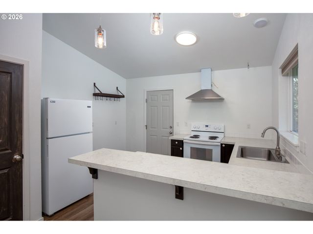 244 LYONS Rd, White Salmon, WA 98672