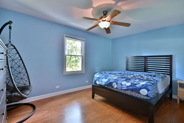 1340 Charger Court, Carol Stream, IL 60188