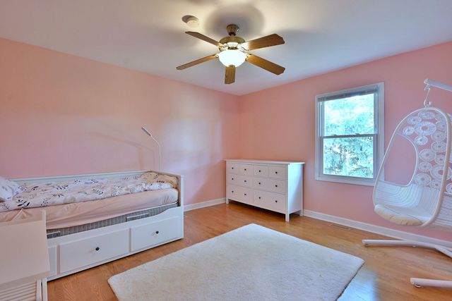 1340 Charger Court, Carol Stream, IL 60188