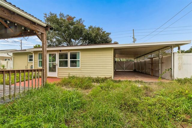 38621 NORTH AVENUE, Zephyrhills, FL 33542