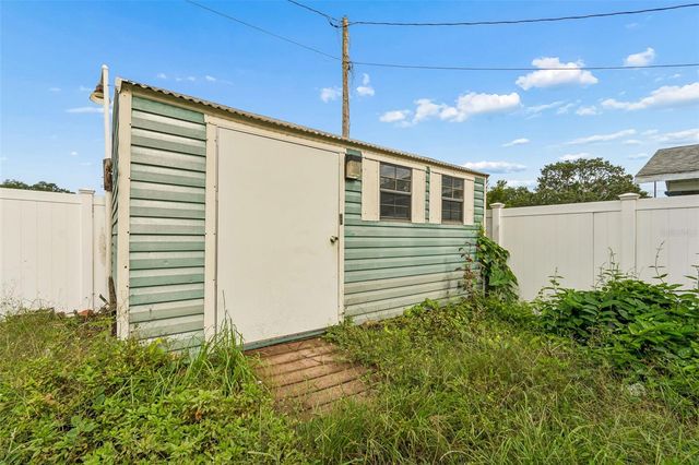38621 NORTH AVENUE, Zephyrhills, FL 33542