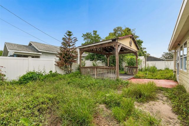 38621 NORTH AVENUE, Zephyrhills, FL 33542