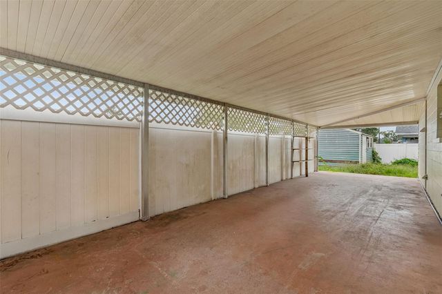 38621 NORTH AVENUE, Zephyrhills, FL 33542
