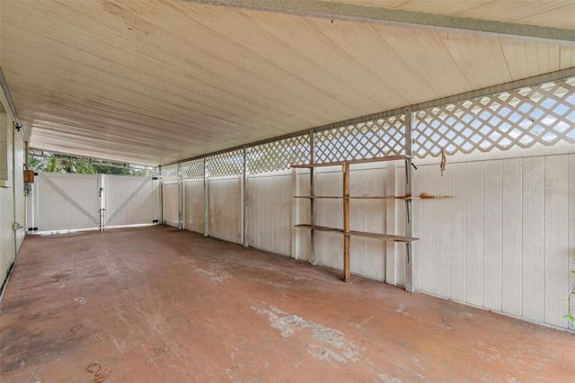 38621 NORTH AVENUE, Zephyrhills, FL 33542
