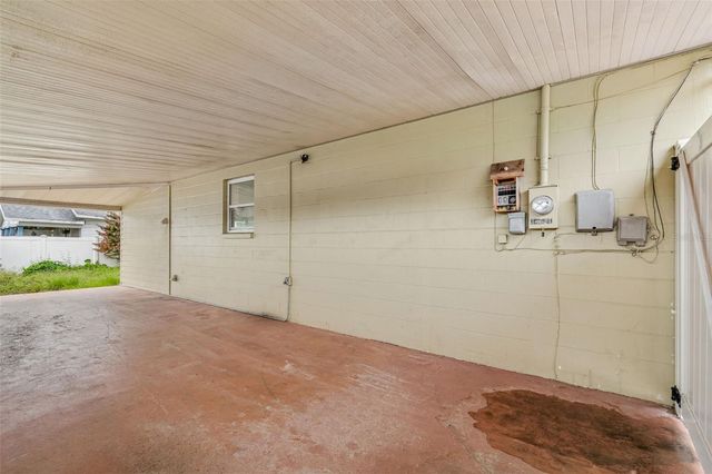 38621 NORTH AVENUE, Zephyrhills, FL 33542