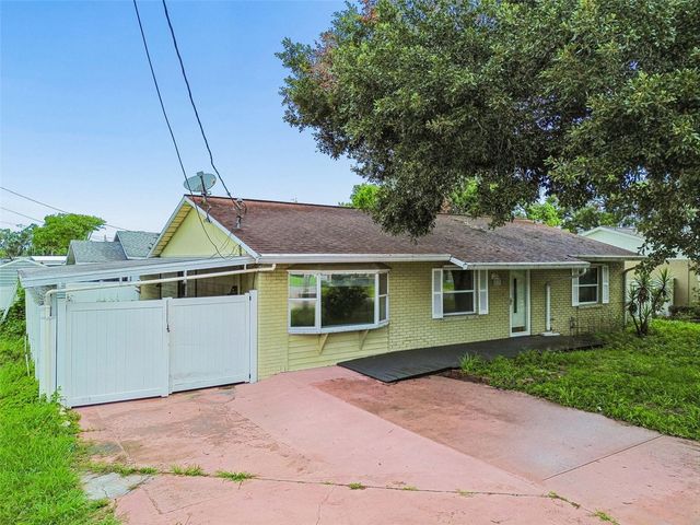 38621 NORTH AVENUE, Zephyrhills, FL 33542