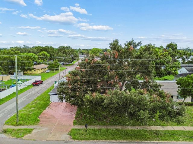 38621 NORTH AVENUE, Zephyrhills, FL 33542