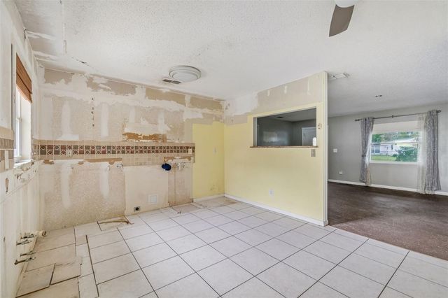 38621 NORTH AVENUE, Zephyrhills, FL 33542