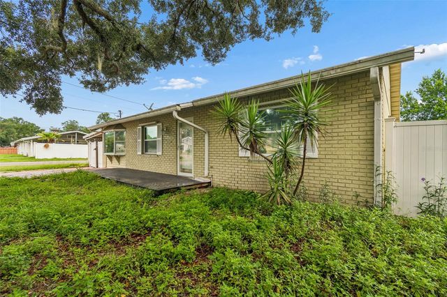 38621 NORTH AVENUE, Zephyrhills, FL 33542