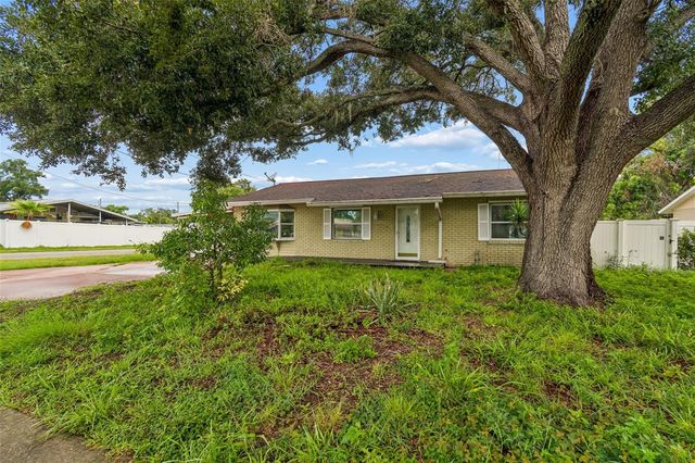38621 NORTH AVENUE, Zephyrhills, FL 33542