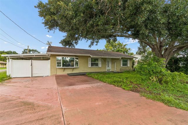 38621 NORTH AVENUE, Zephyrhills, FL 33542