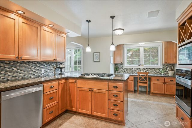 3136 Pacific Way, Longview, WA 98632