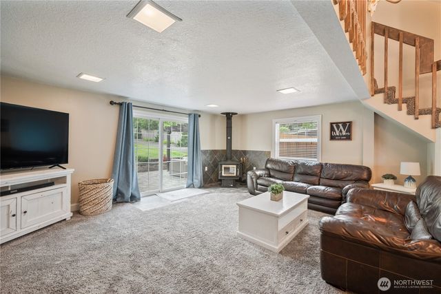 3136 Pacific Way, Longview, WA 98632