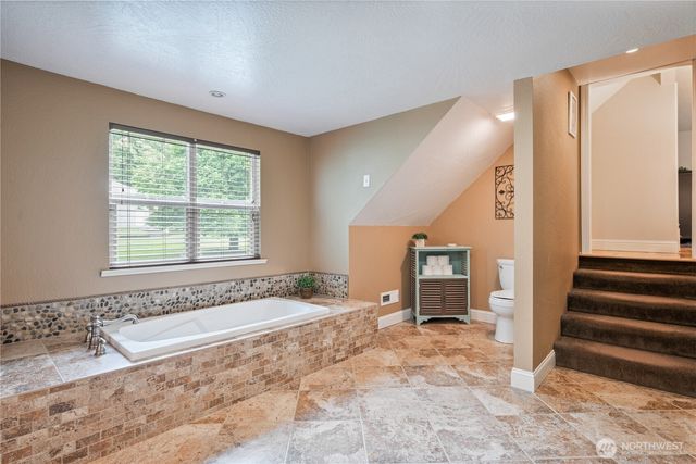3136 Pacific Way, Longview, WA 98632