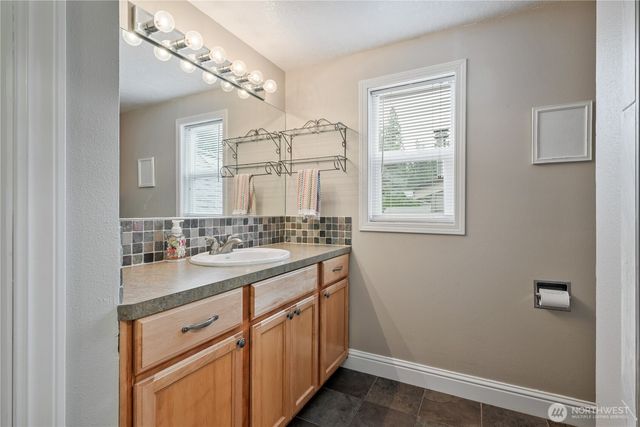 3136 Pacific Way, Longview, WA 98632