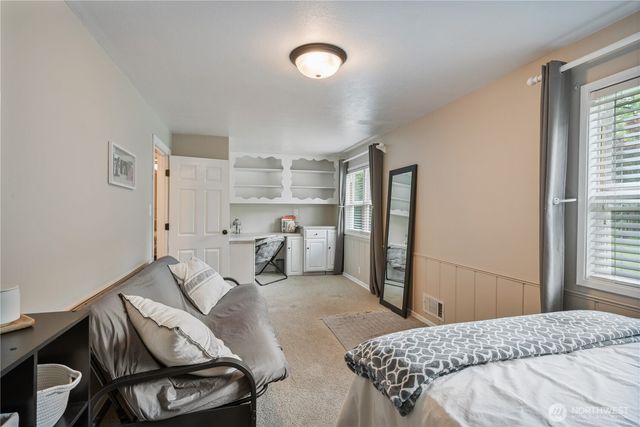 3136 Pacific Way, Longview, WA 98632