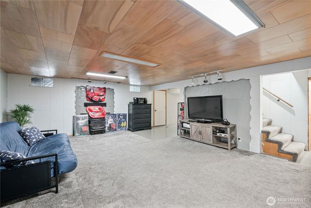 3136 Pacific Way, Longview, WA 98632