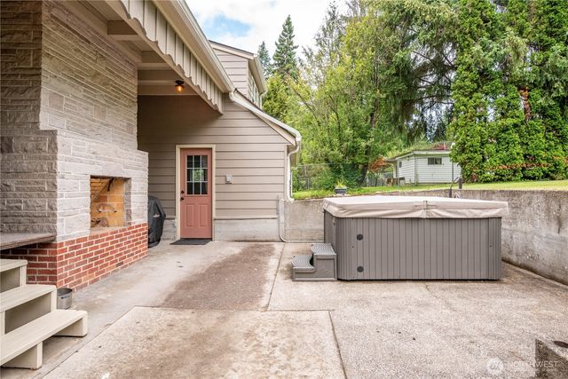 3136 Pacific Way, Longview, WA 98632