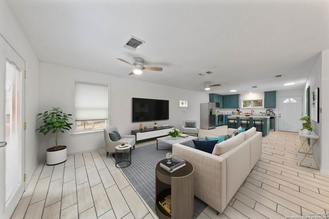 143 Park Dr, Pipe Creek, TX 78063