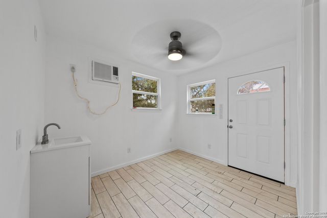 143 Park Dr, Pipe Creek, TX 78063