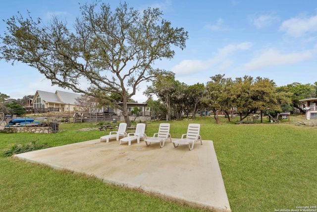 143 Park Dr, Pipe Creek, TX 78063