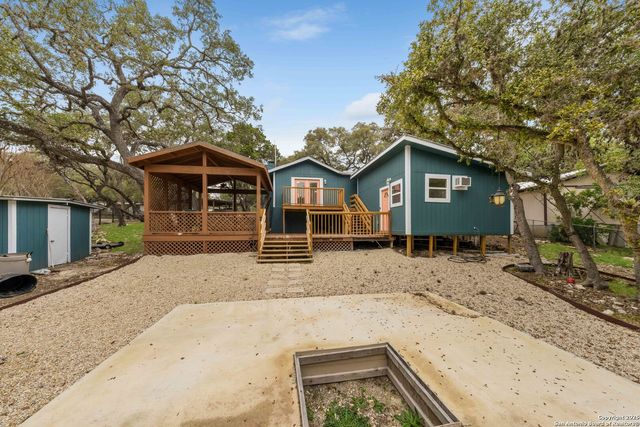 143 Park Dr, Pipe Creek, TX 78063