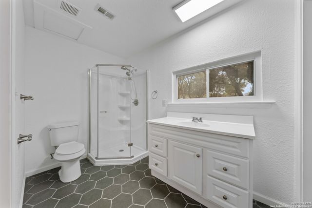 143 Park Dr, Pipe Creek, TX 78063