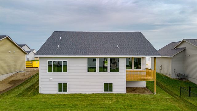 110 NW Ashley Court, Waukee, IA 50263