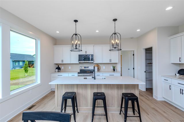 110 NW Ashley Court, Waukee, IA 50263
