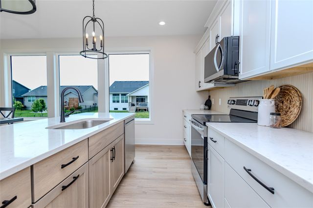 110 NW Ashley Court, Waukee, IA 50263