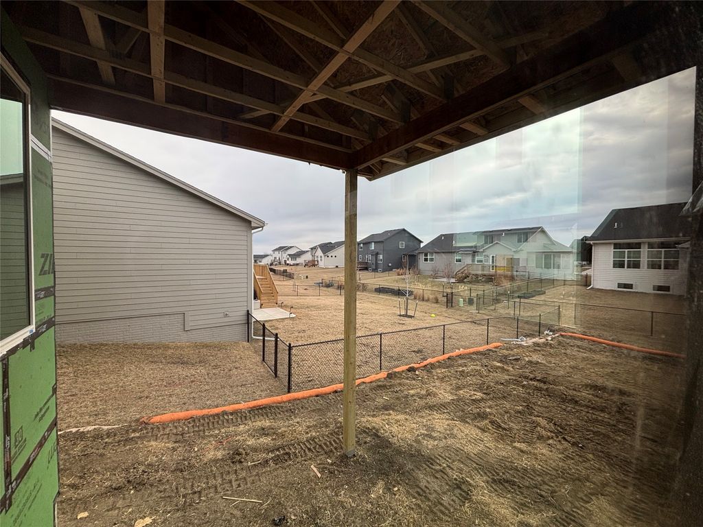 110 NW Ashley Court, Waukee, IA 50263