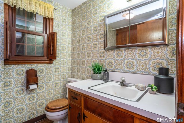 23 Holland Lane, East Hartford, CT 06118