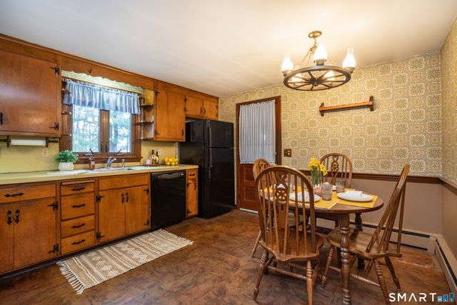 23 Holland Lane, East Hartford, CT 06118