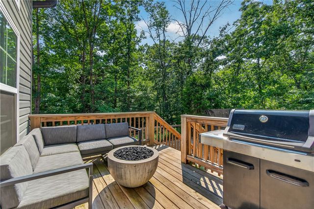 2 Rettendon Lane, Bella Vista, AR 72714