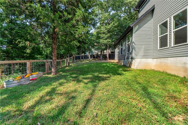 2 Rettendon Lane, Bella Vista, AR 72714