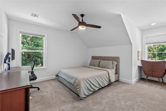 2 Rettendon Lane, Bella Vista, AR 72714