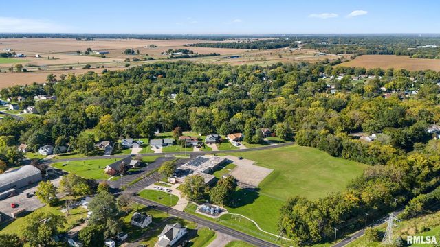 3700 BLOOMINGTON Road, East Peoria, IL 61611