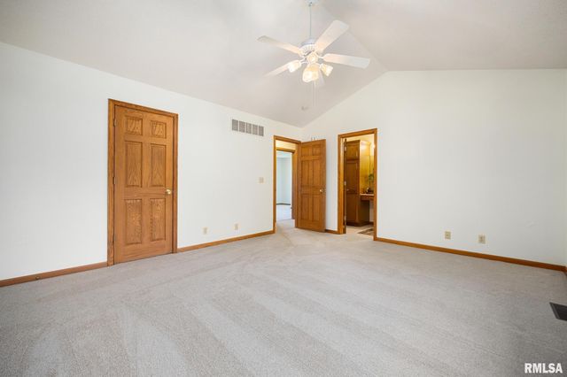 3700 BLOOMINGTON Road, East Peoria, IL 61611