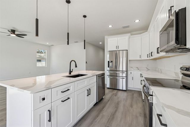 5220 73RD AVENUE N, Pinellas Park, FL 33781