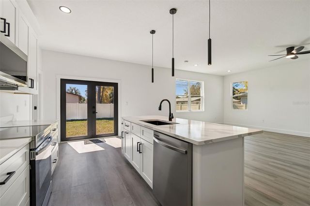 5220 73RD AVENUE N, Pinellas Park, FL 33781