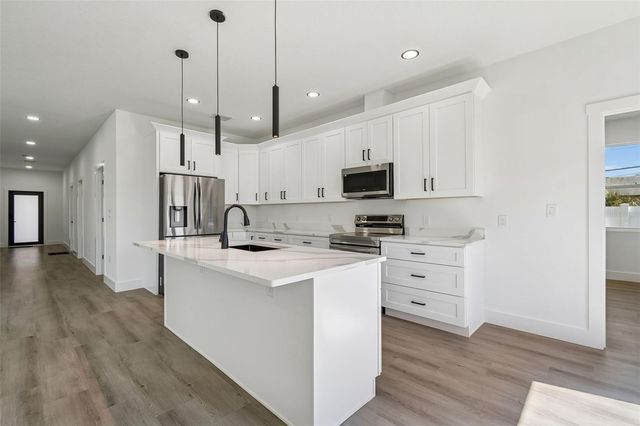 5220 73RD AVENUE N, Pinellas Park, FL 33781