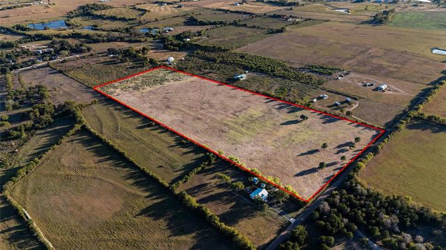 1061 E Fuchs Road, Carmine, TX 78932