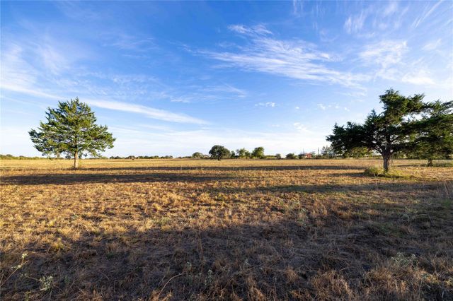 1061 E Fuchs Road, Carmine, TX 78932